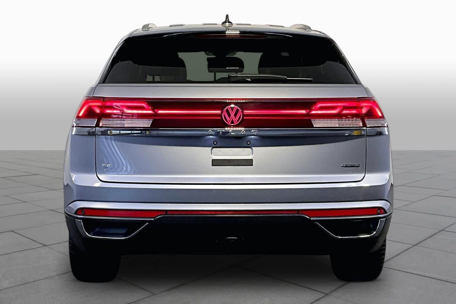 Used 2024 Volkswagen Atlas Cross Sport SE AWD/4WD image 5