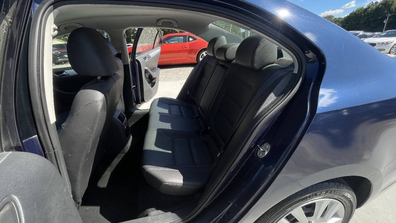 Used 2013 Volkswagen Jetta SE FWD image 18