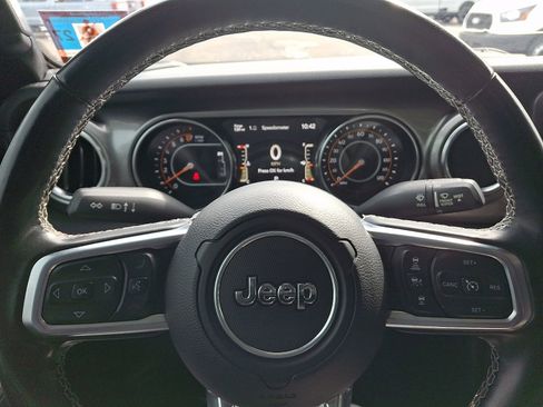 Used 2020 Jeep Gladiator Overland image 19