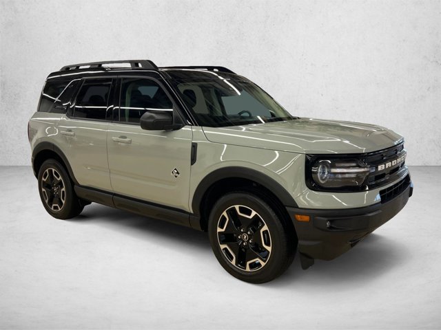 Used 2023 Ford Bronco Sport Outer Banks w/ Tech Package AWD/4WD image 3