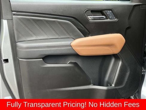 Used 2024 GMC Canyon AT4 w/ AT4 Premium Package AWD/4WD image 23