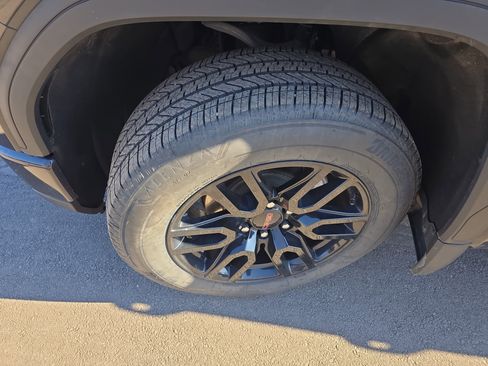 Used 2023 GMC Sierra 1500 Elevation image 12