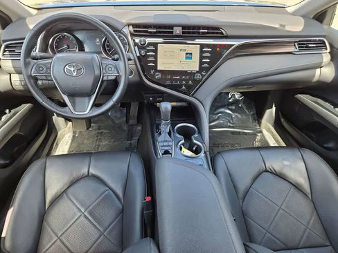 Used 2019 Toyota Camry XLE w/ Carpet Mat Package FWD image 9