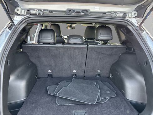 Used 2025 Jeep Compass Limited image 11