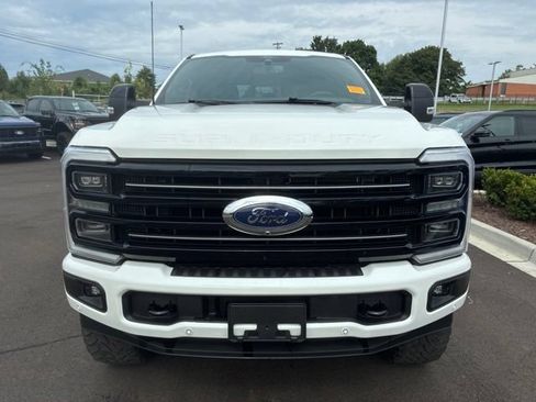 Used 2025 Ford F250 Platinum AWD/4WD image 2