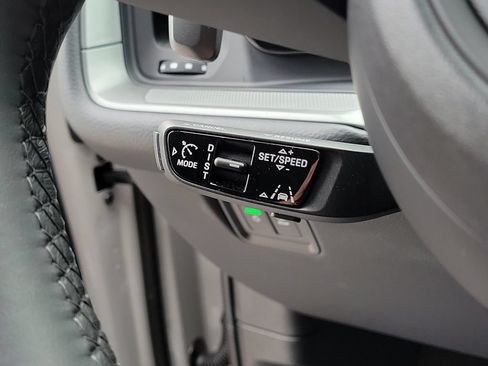 Certified 2024 Porsche Cayenne Coupe AWD/4WD image 37