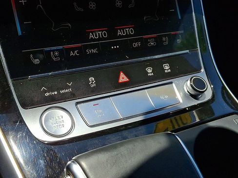 Used 2020 Audi Q8 Prestige w/ Prestige Package AWD/4WD image 27