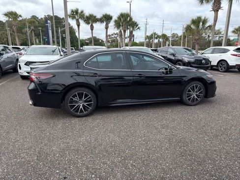 Used 2021 Toyota Camry SE FWD image 22