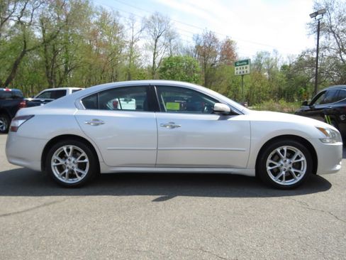 Used 2014 Nissan Maxima 3.5 SV w/ Premium Package FWD image 4