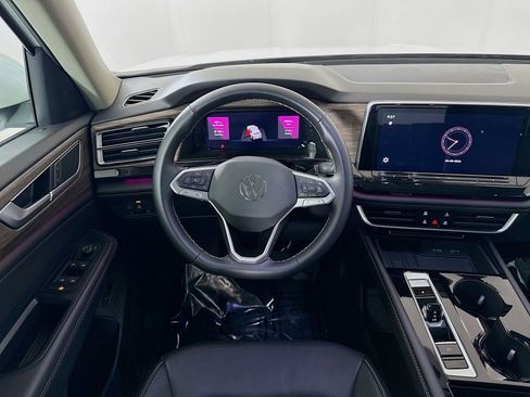 Used 2025 Volkswagen Atlas SEL image 22