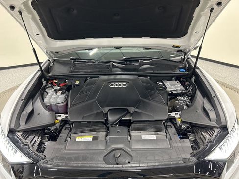 Used 2023 Audi Q8 Prestige image 31