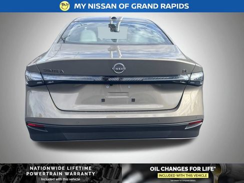 New 2026 Nissan Sentra SL w/ Floor Mat Package FWD image 4