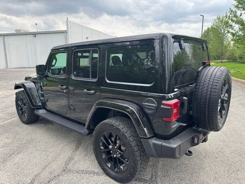 Used 2021 Jeep Wrangler Unlimited Sahara w/ Dual Top Group image 5
