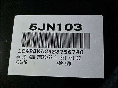 New 2025 Jeep Grand Cherokee L Altitude image 24