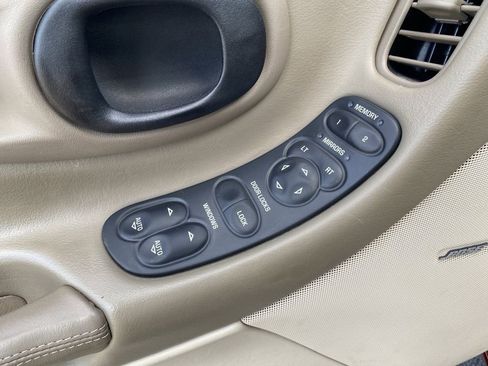 Used 2003 Chevrolet Corvette Convertible w/ Preferred Equipment Group1 image 20