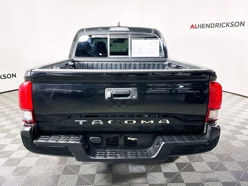 Used 2022 Toyota Tacoma SR image 4
