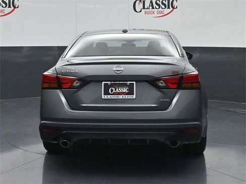 Used 2025 Nissan Altima 2.5 SR image 8
