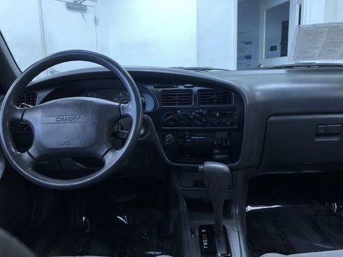 Used 1993 Toyota Camry LE FWD image 17