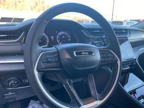 Used 2023 Jeep Grand Cherokee L Limited w/ Trailer Tow Group (B) image 21