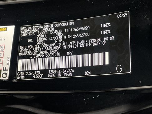 Used 2025 Toyota 4Runner Limited image 36