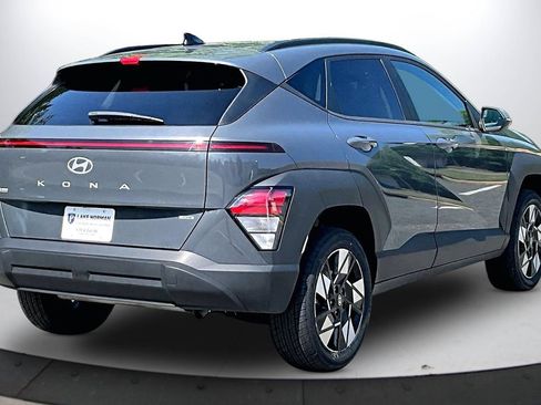 Used 2024 Hyundai Kona SEL w/ Convenience Package AWD/4WD image 9