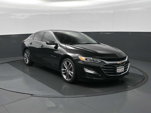 Used 2023 Chevrolet Malibu LT image 2