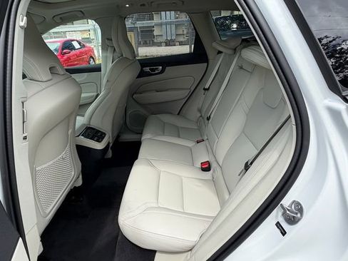 Certified 2024 Volvo XC60 B5 Ultimate AWD/4WD image 15