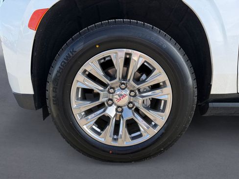 Used 2023 GMC Yukon Denali image 9