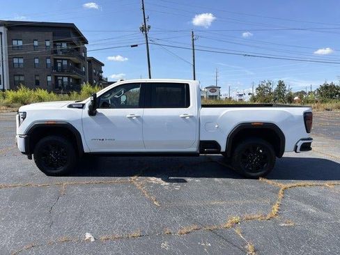 Used 2024 GMC Sierra 2500 AT4 w/ AT4 Premium Plus Package AWD/4WD image 8