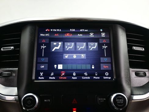 Used 2020 RAM 1500 Laramie AWD/4WD image 22