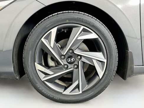 Used 2025 Hyundai Elantra Sport FWD image 11