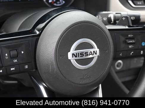 Used 2021 Nissan Rogue SV FWD image 12