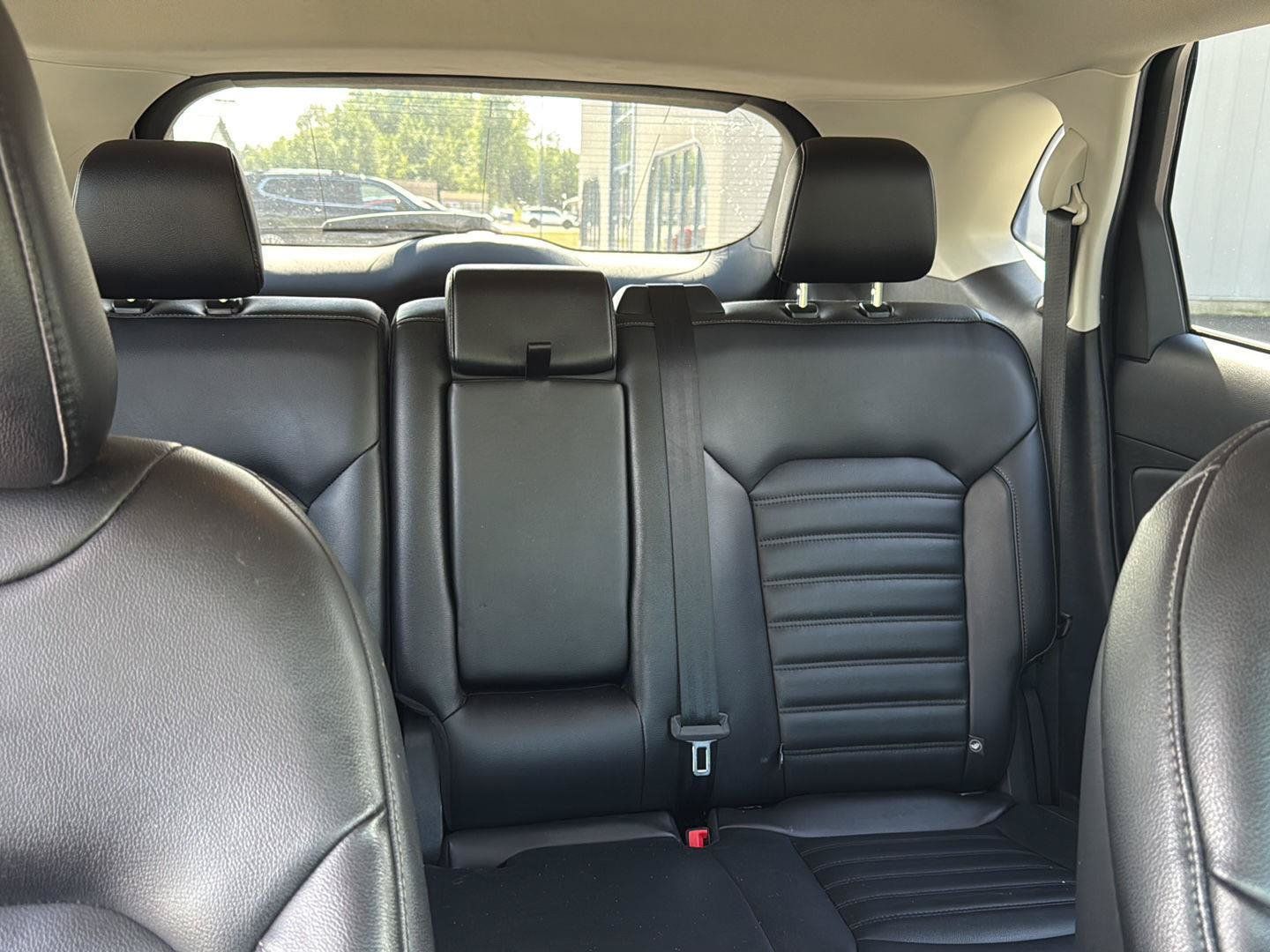 Used 2023 Ford Edge SEL AWD/4WD image 19
