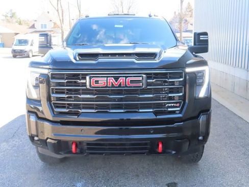 Used 2024 GMC Sierra 2500 AT4 w/ AT4 Premium Plus Package image 12