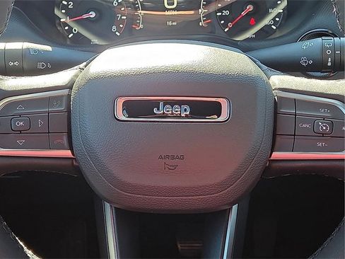 New 2026 Jeep Compass Latitude image 19