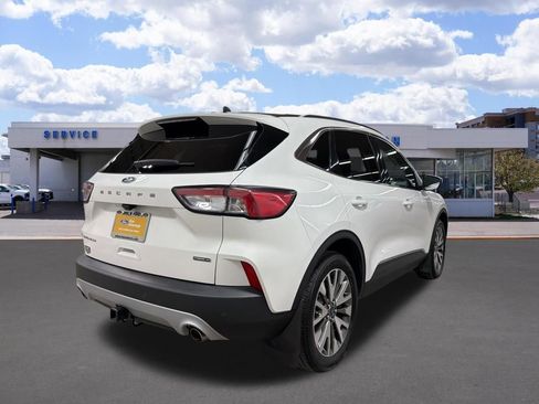Used 2022 Ford Escape Titanium w/ Class II Trailer Tow Package image 3