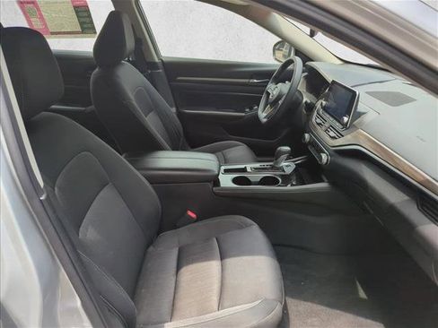 Used 2023 Nissan Altima 2.5 SV FWD image 23