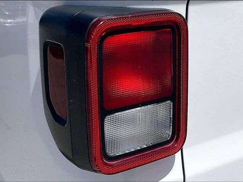 Used 2025 Jeep Gladiator Sport AWD/4WD image 20