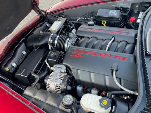 Used 2006 Chevrolet Corvette Convertible w/ Preferred Equipment Group RWD image 43