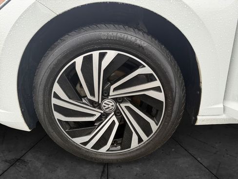 Used 2021 Volkswagen Jetta SEL Premium image 14