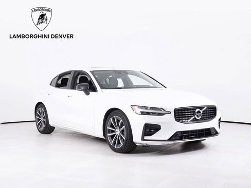 Used 2022 Volvo S60 B5 Momentum AWD/4WD image 10