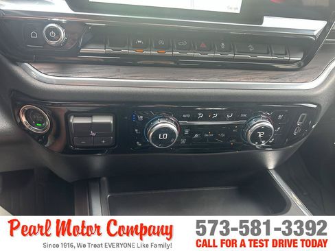 Used 2026 GMC Sierra 1500 SLT w/ SLT Premium Package AWD/4WD image 19