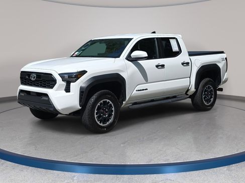 Certified 2024 Toyota Tacoma TRD Off-Road AWD/4WD image 1