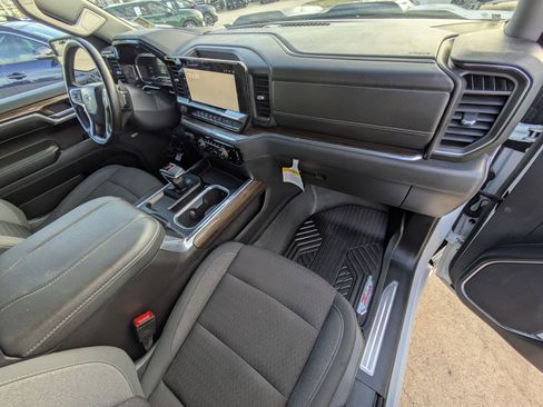 Used 2023 Chevrolet Silverado 1500 LT Trail Boss w/ Convenience Package II image 30