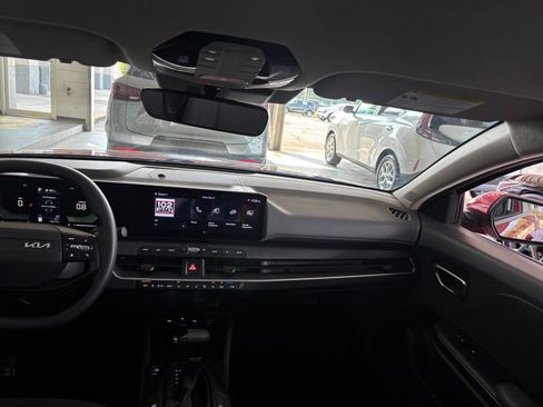 Used 2025 Kia K4 FWD image 34