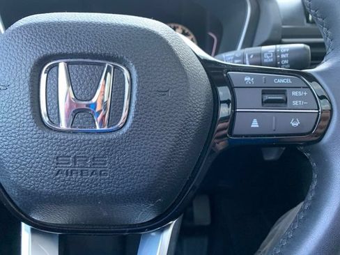 Used 2023 Honda Pilot Touring image 13