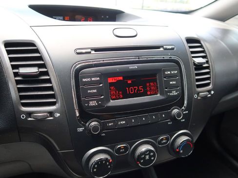 Used 2017 Kia Forte LX FWD image 13