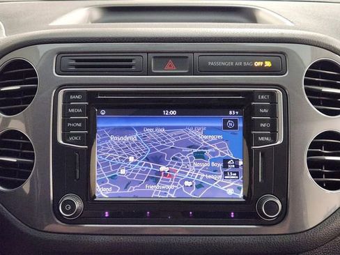 Used 2016 Volkswagen Tiguan SE FWD image 17