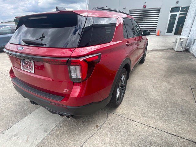 Used 2025 Ford Explorer ST AWD/4WD image 18