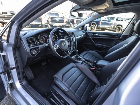 Used 2017 Volkswagen Golf SEL image 19